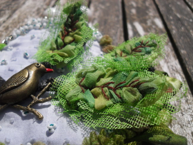 Broderie créative ou broderie d’embellissement, Fils et Fantaisies Broderie créative ou broderie d'embellissement, Fils et Fantaisies