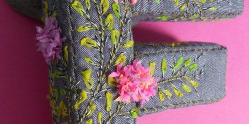 détail lettre f en volume 2