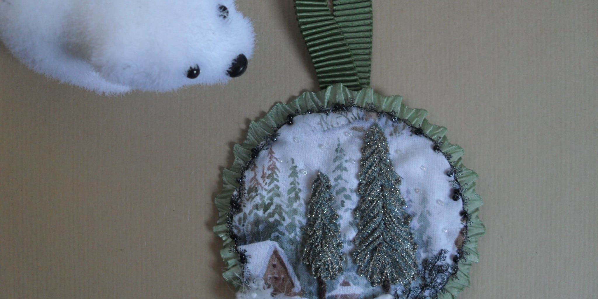 Broder une pendouille de Noël Broder une pendouille de Noël