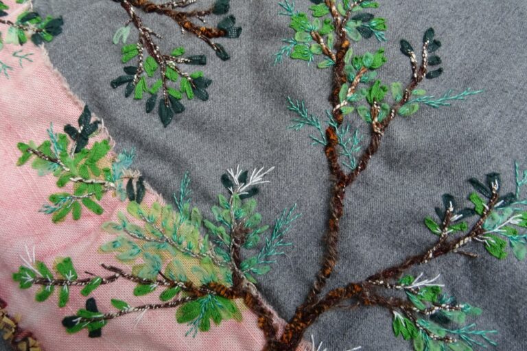 Broder un vêtement, broder une jupe