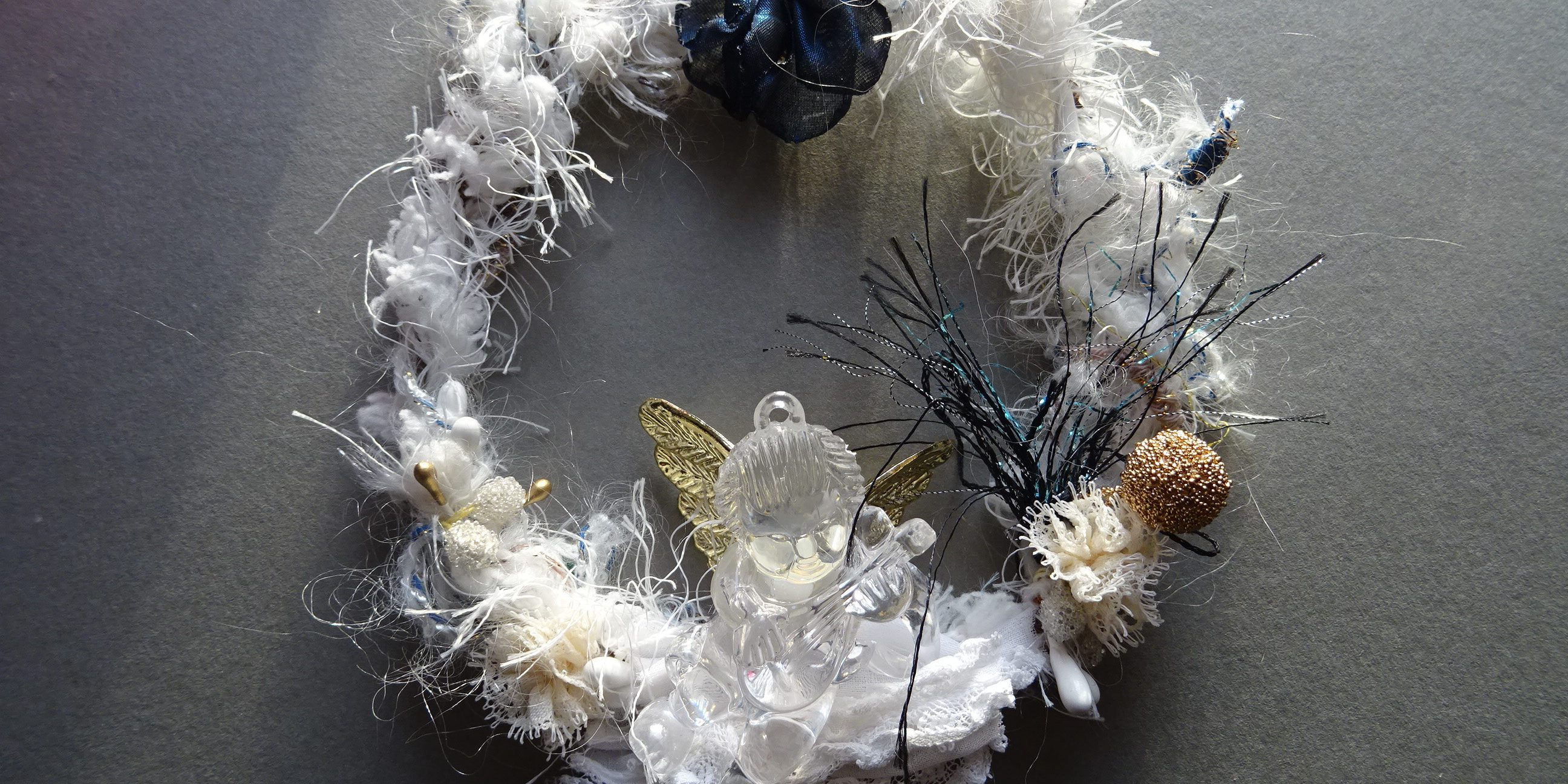 petite couronne à offrir Couronne de Noël brodée