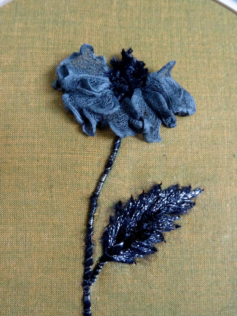 nuance brodée #2 : broder la feuille et ses nervures.