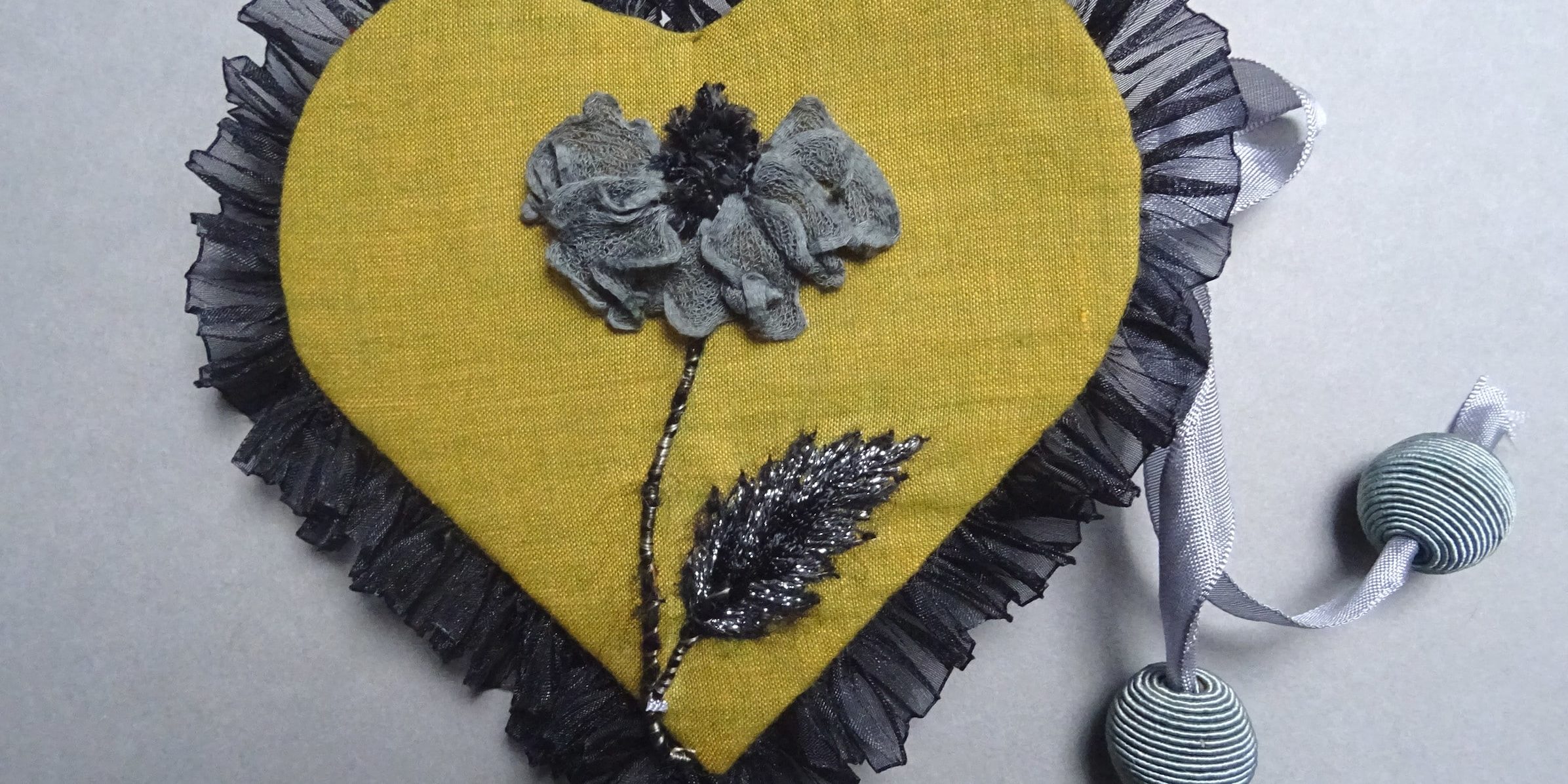 Coeur jeannette (version 2) tuto range aiguilles