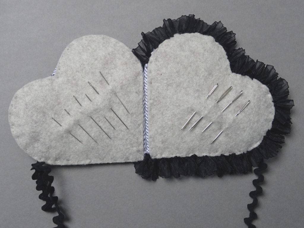 Ranger ses aiguilles de broderie d'embellissement.