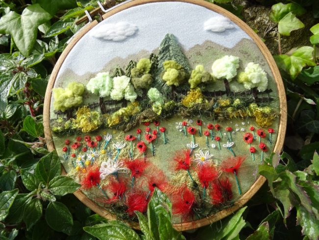 broderdes coquelicots dans un pré (final) Broder des coquelicots (défi inversé)