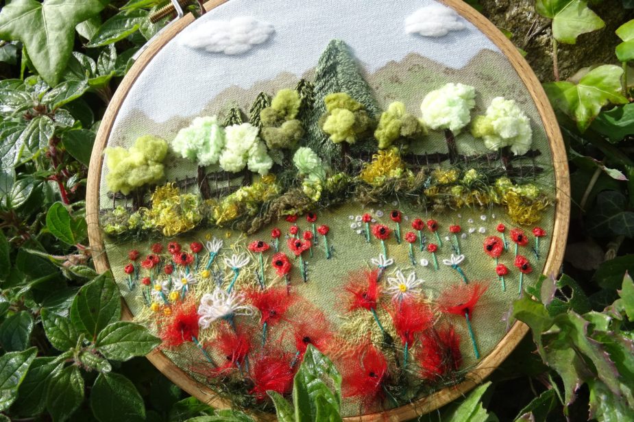 broderdes coquelicots dans un pré (final) Broder des coquelicots (défi inversé)