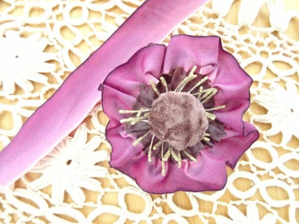 ruban rose dégradé fleur en volume - Fils et Fantaisies, ruban pour broderie d'embellissement ou broderie créative