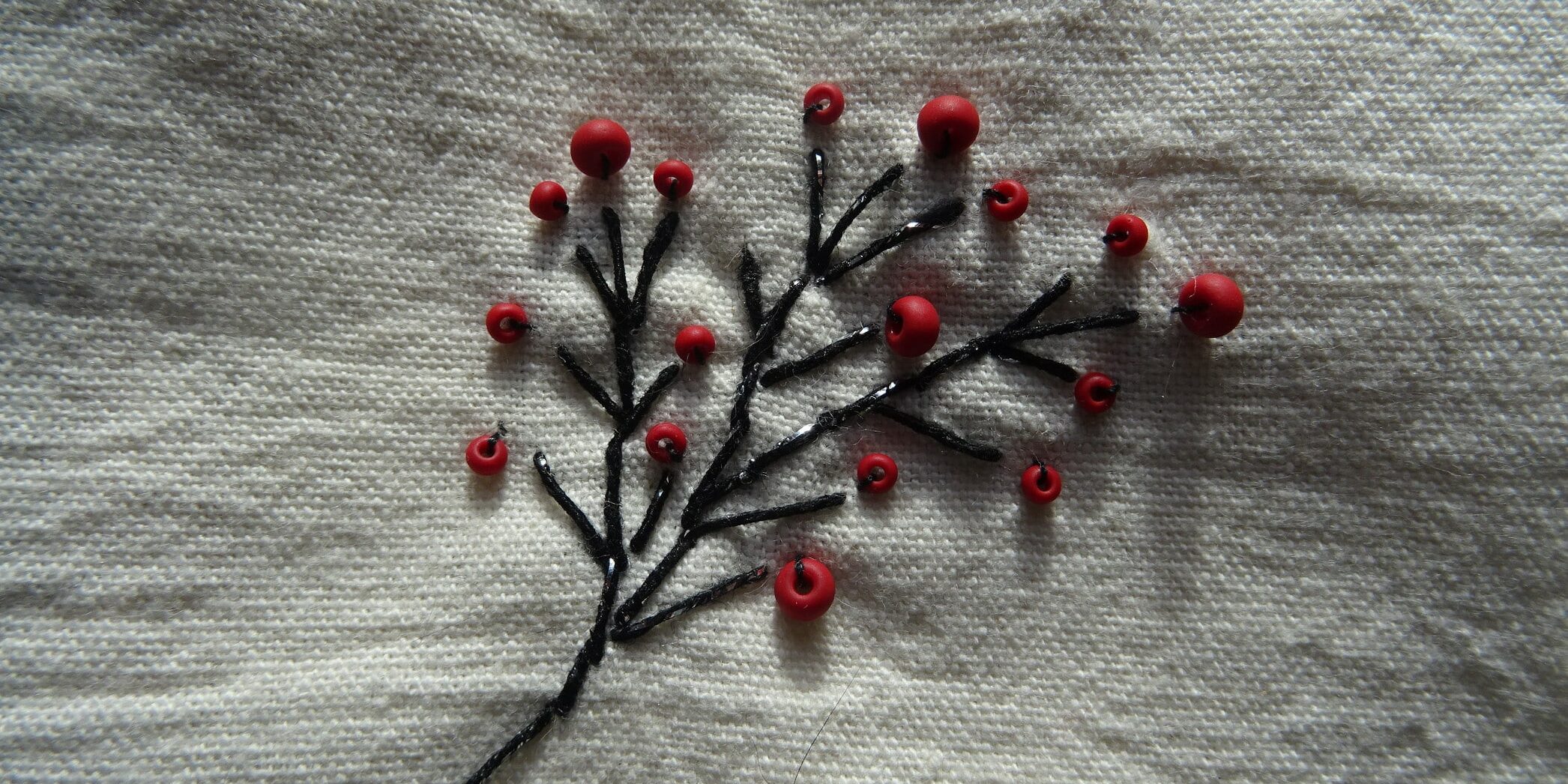 feuillage n°6 Fils et Fantaisies, broderie d'embellissement ou broderie créative