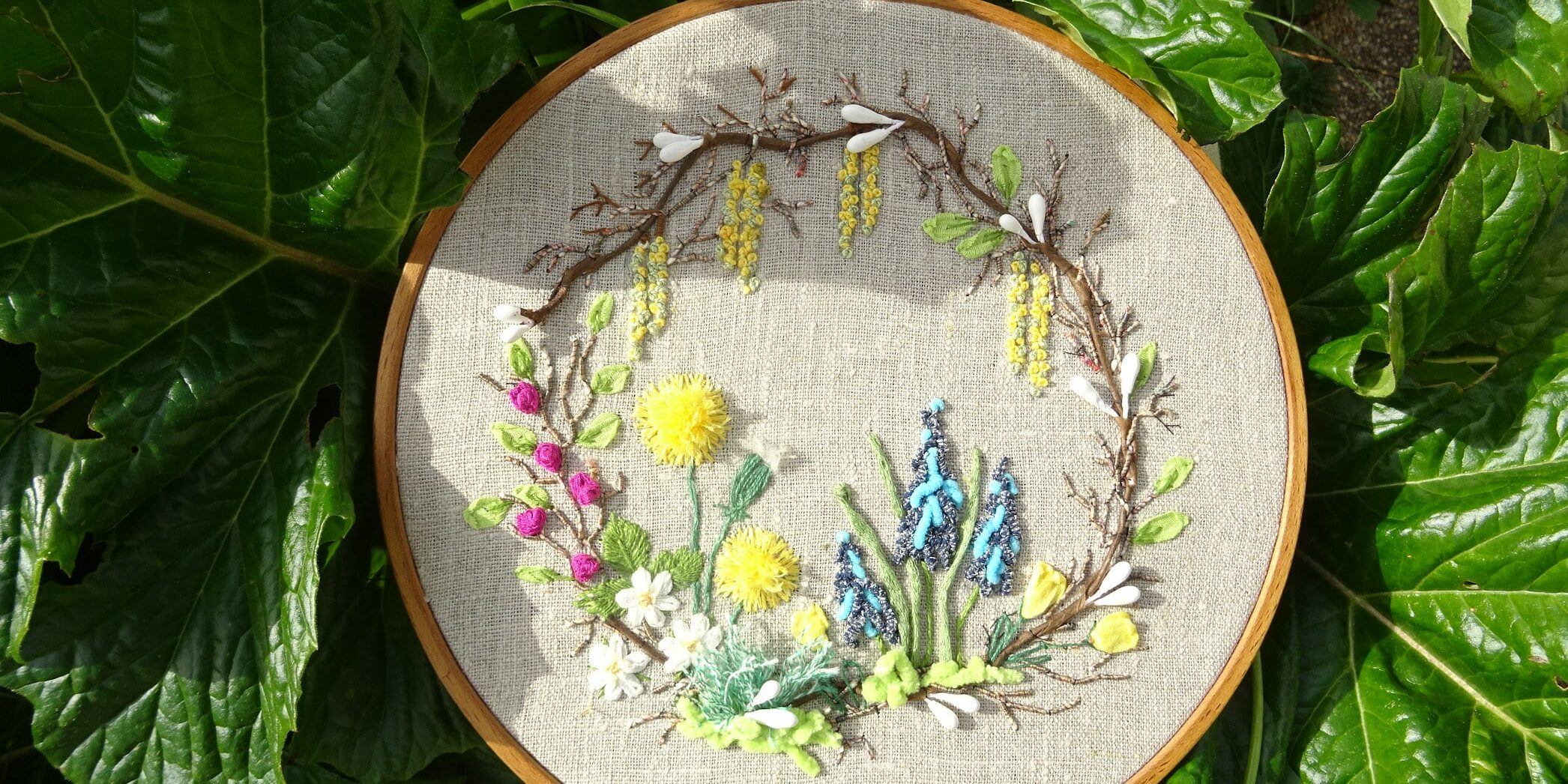 Broder le printemps - Défi broderie Fils et Fantaisies - Broderie d'embellissement ou broderie créative ou broderie fantaisie