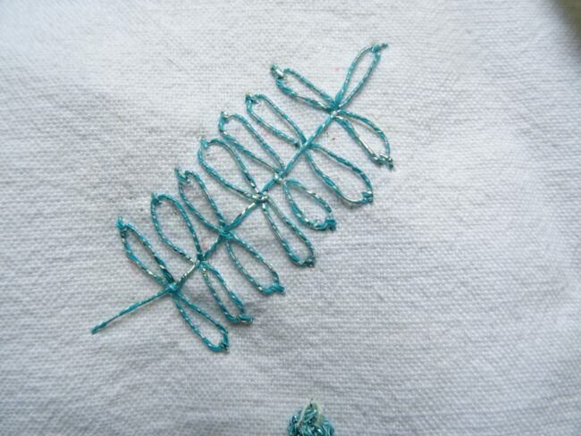 Feuillage N°7 - Fils et Fantaisies - Animation broderie gratuite Broder du feuillage - Broderie débutant - Broderie d'embellissement par Fils et Fantaisies