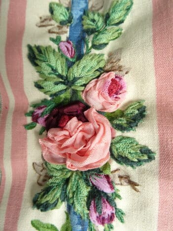 assortiment Roses & Rubans - Fils et Fantaisies - Broderie d'embellissement ou broderie créative ou broderie fantaisie.