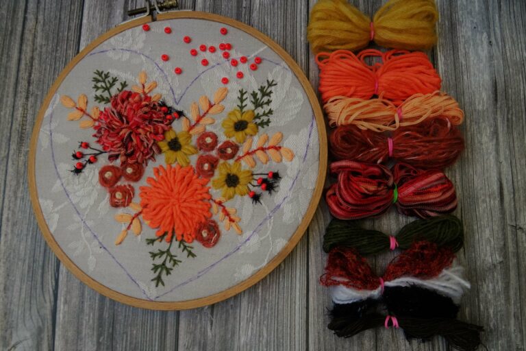 Kit Coeur d'Automne pour broder le Coeur d'Automne de la série #4coeursdesaison, version broderie d'embellissement ou créative par Fils et Fantaisies