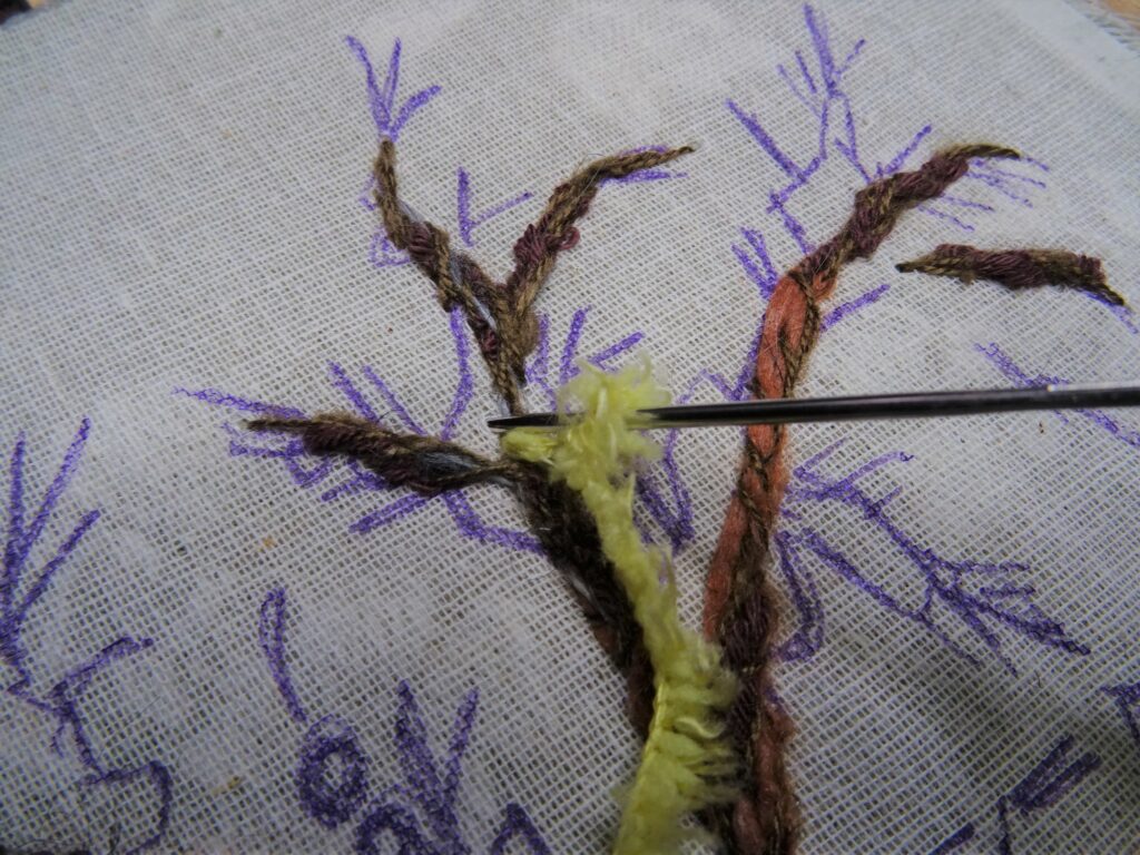 Broder du mimosa façon Léa Stansal - Broderie d'embellissement ou broderie créative par Fils et Fantaisies