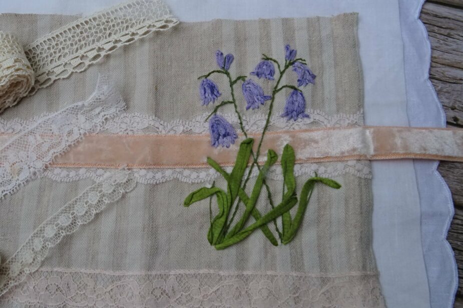 Broder des jacinthes des bois tuto broderie d'embellissement ou broderie créative ou broderie fantaisie par Fils et Fantaisies