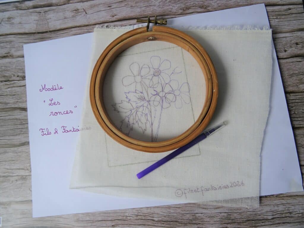 Broder des ronces, broderie fantaisie ou broderie d'embellissement proposée par Fils et Fantaisies