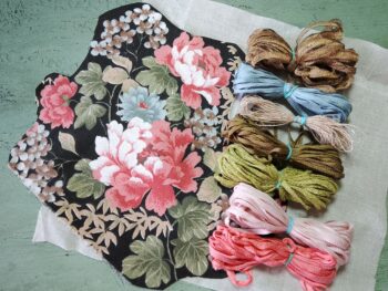Assortiment Bouquet fleuri - Fils et Fantaisies - Broderie fantaisie ou broderie d'embellissement ou broderie créative