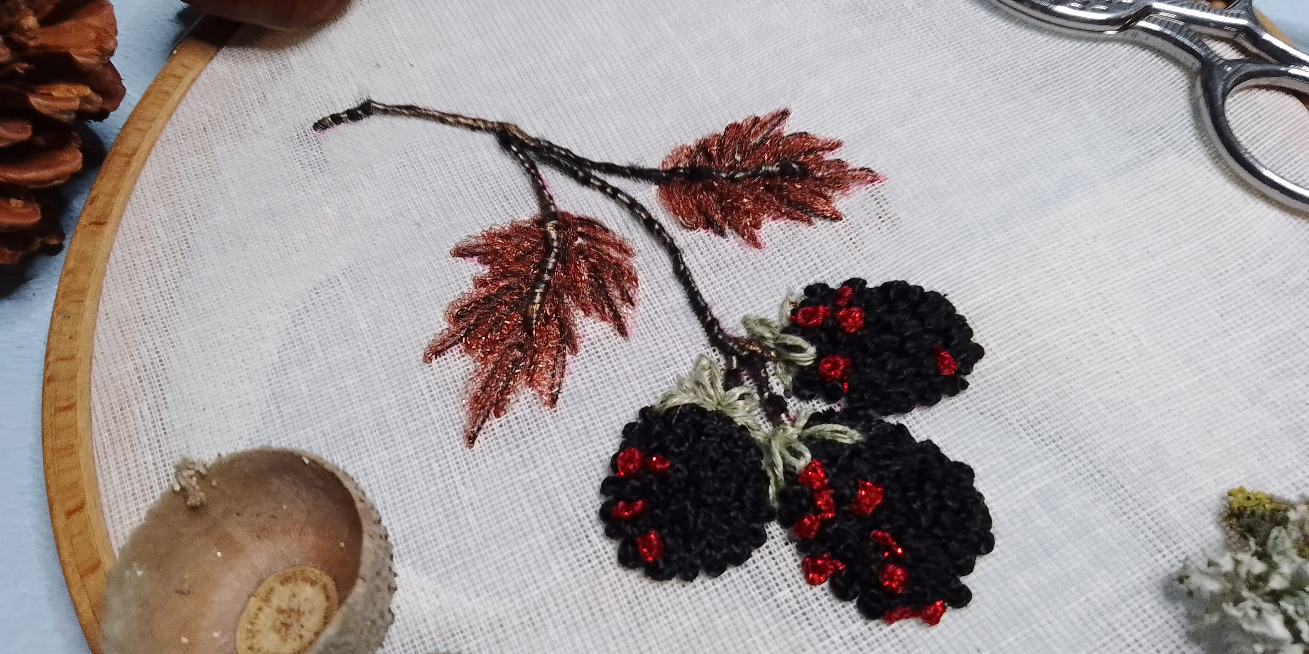 Tuto. Broder des mûres - Fils et Fantaisies - Broderie fantaisie ou broderie d'embellissement ou broderie créative